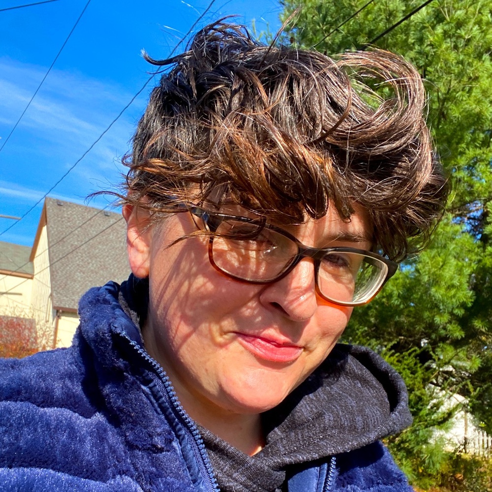 Meet your Posher, Heather at Functioning Simply, LLC *POSH AMBASSADOR*